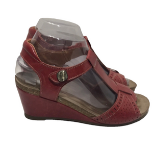 Taos Leather Wedge Sandals Sz 37